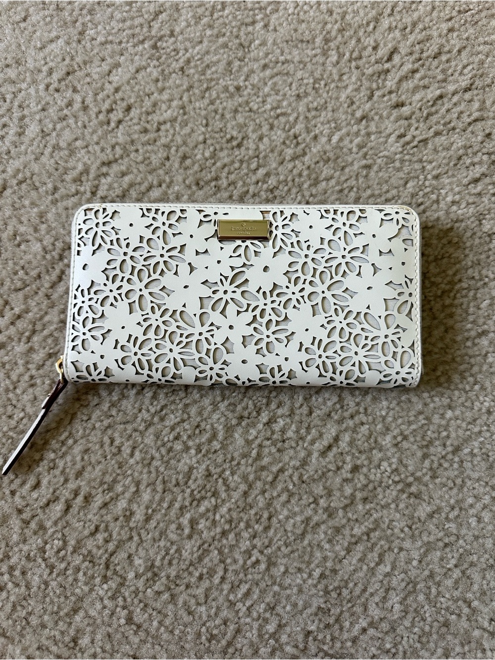 Kate spade white laser cut floral wallet
